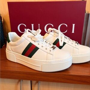 Gucci White Leather Sneakers with Green and Red Accents